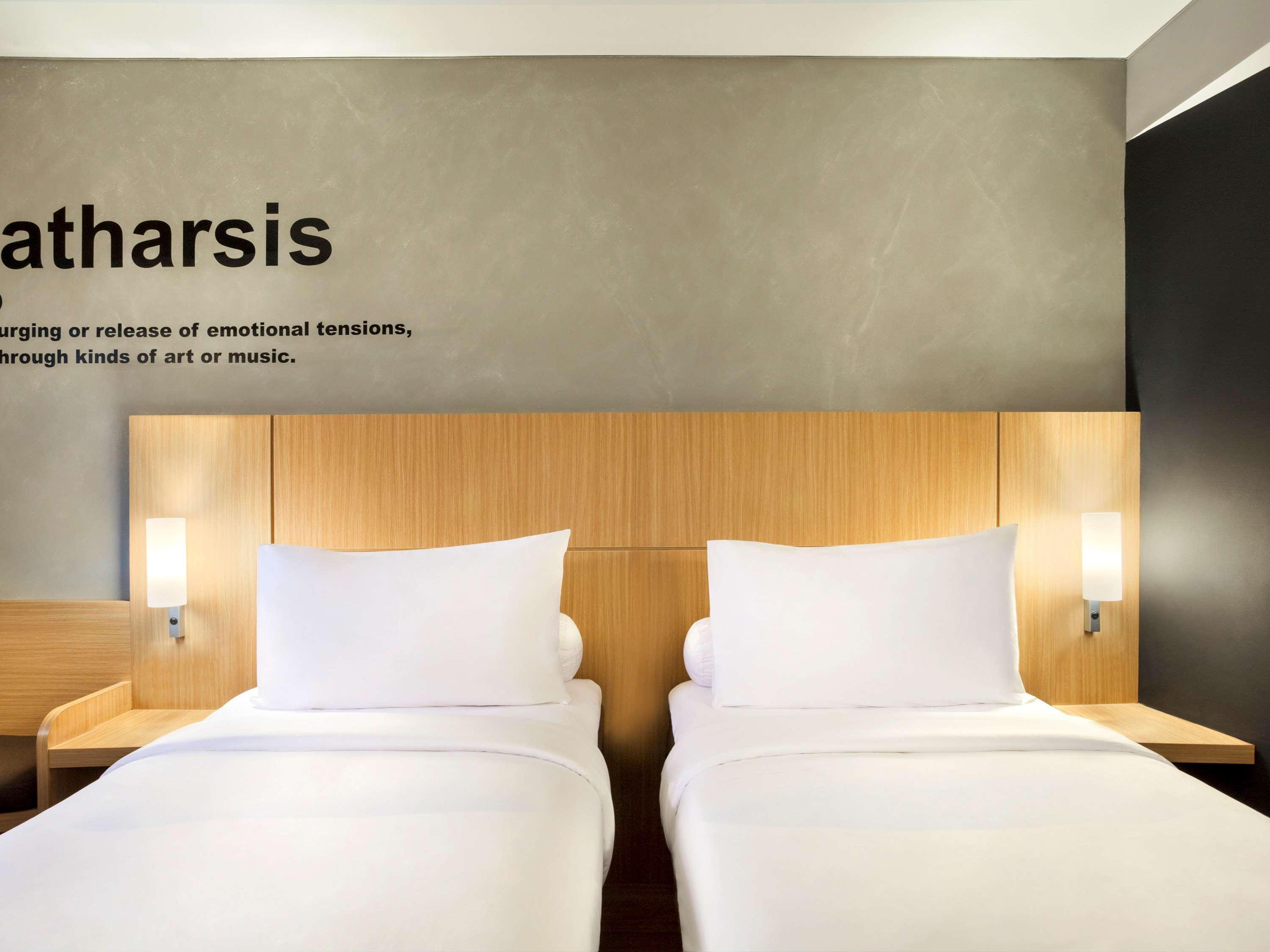 Ibis Pontianak City Center Екстер'єр фото