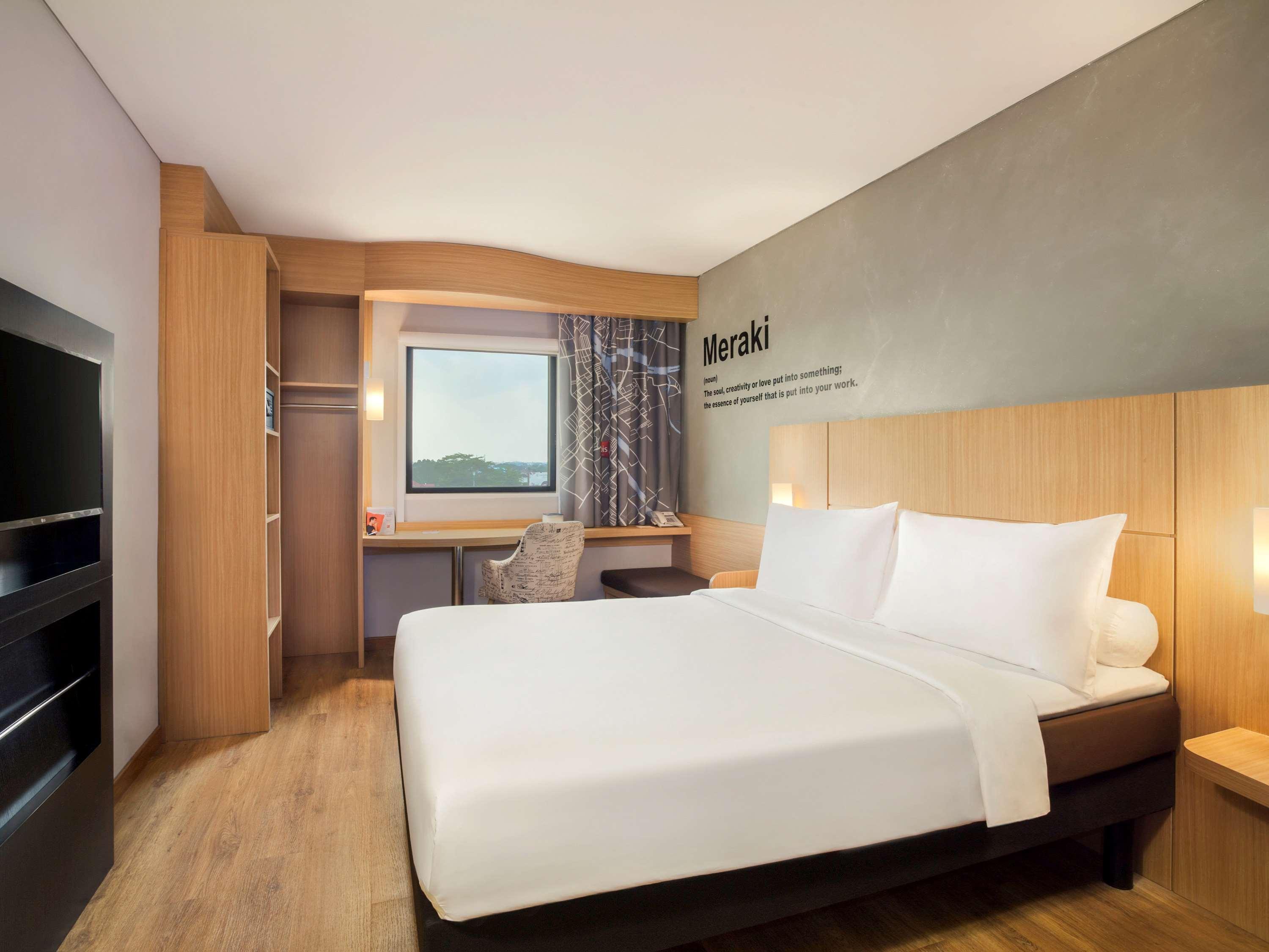 Ibis Pontianak City Center Екстер'єр фото