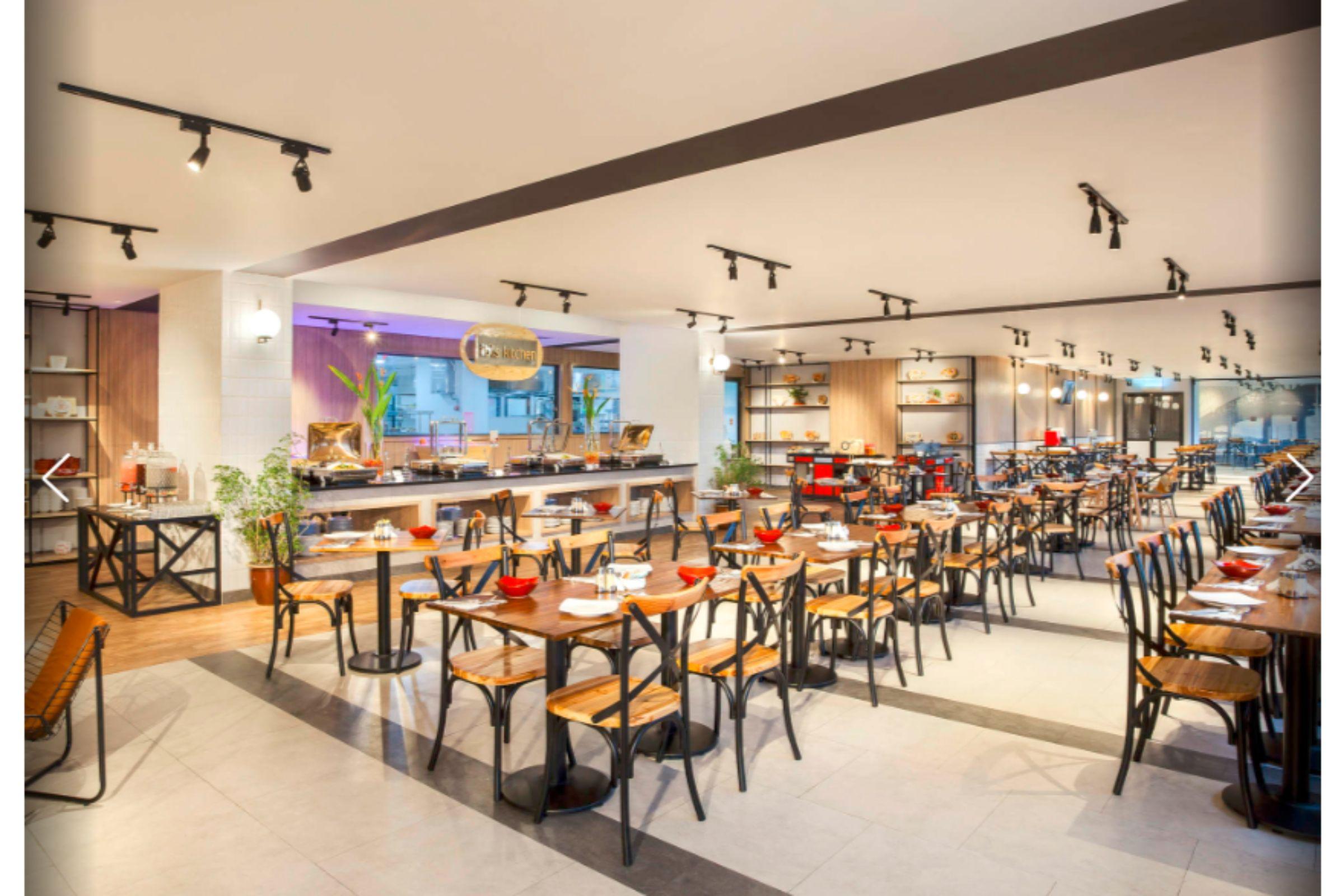 Ibis Pontianak City Center Екстер'єр фото