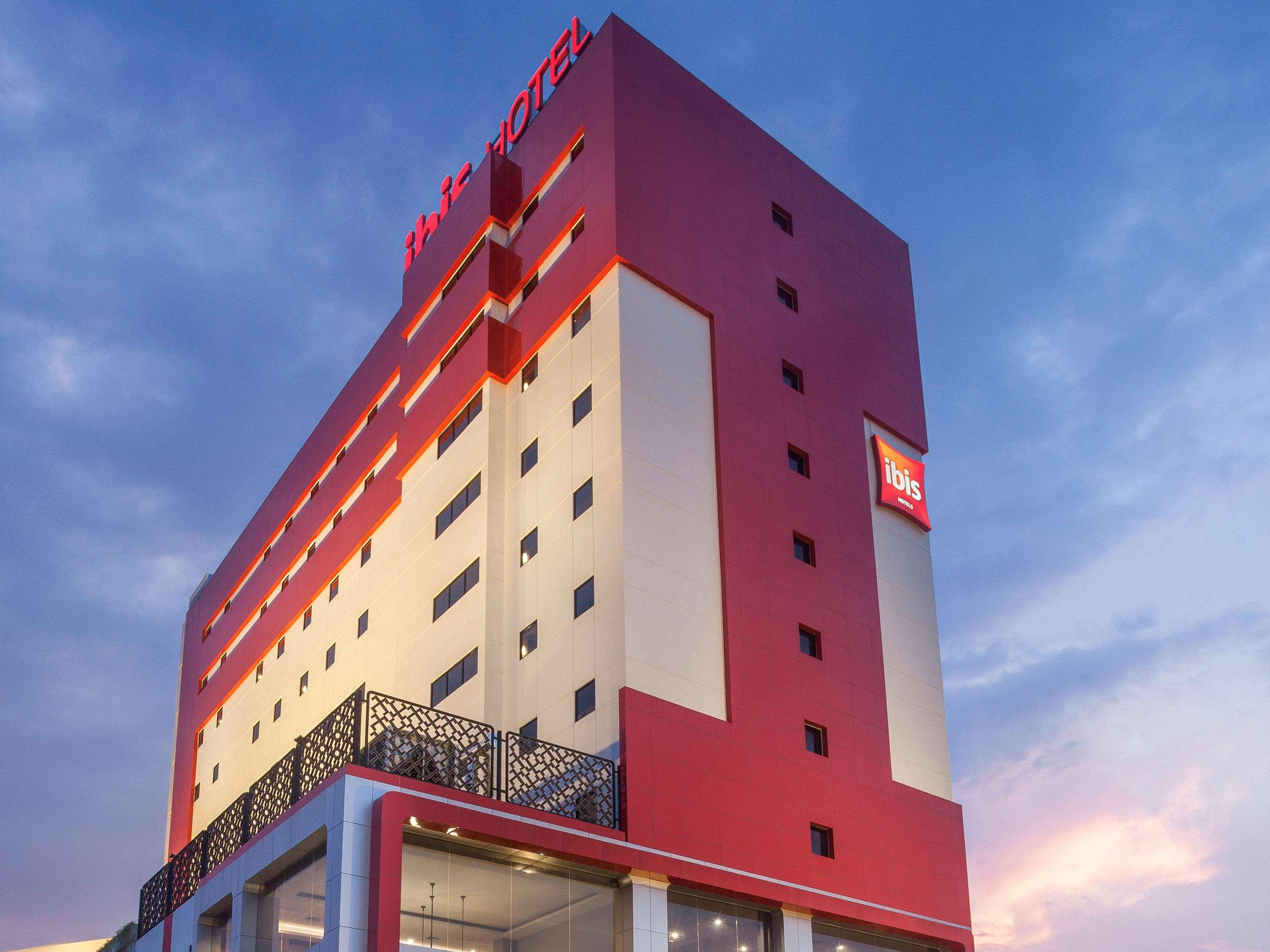 Ibis Pontianak City Center Екстер'єр фото