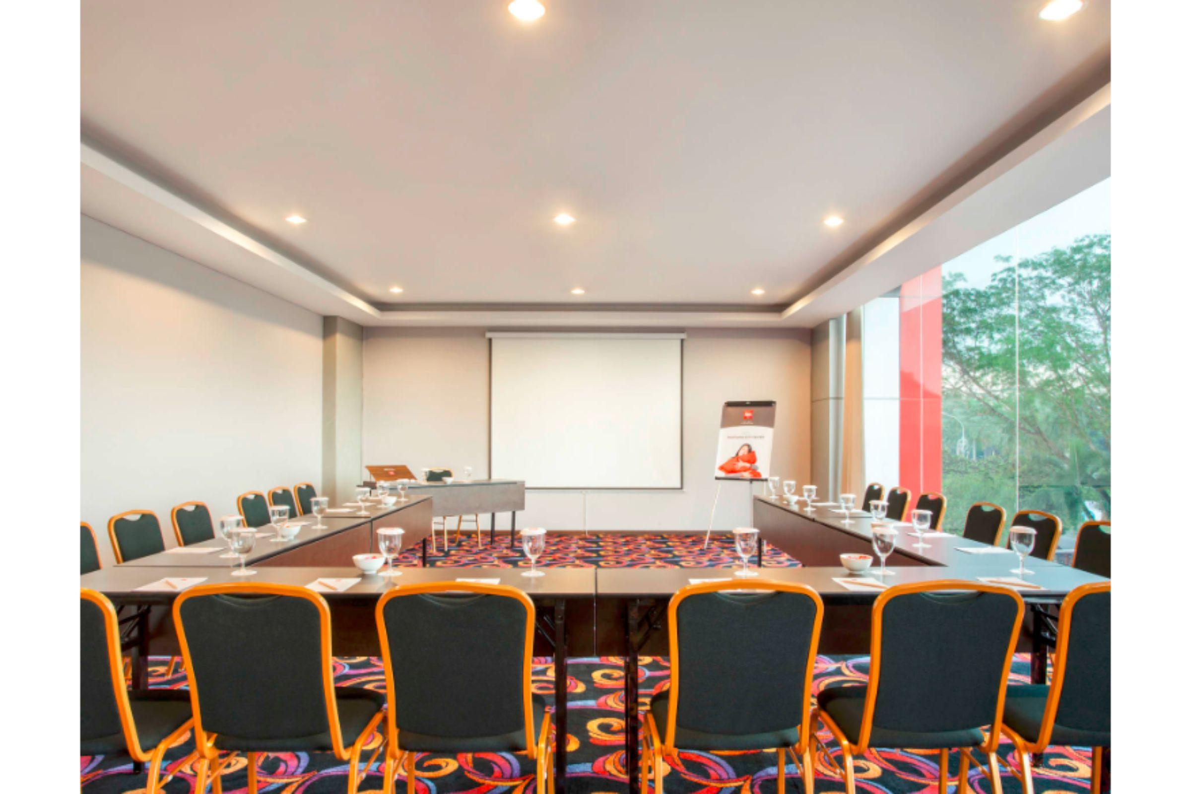 Ibis Pontianak City Center Екстер'єр фото