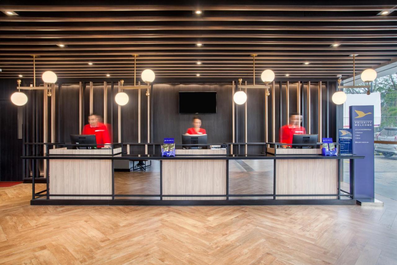 Ibis Pontianak City Center Екстер'єр фото