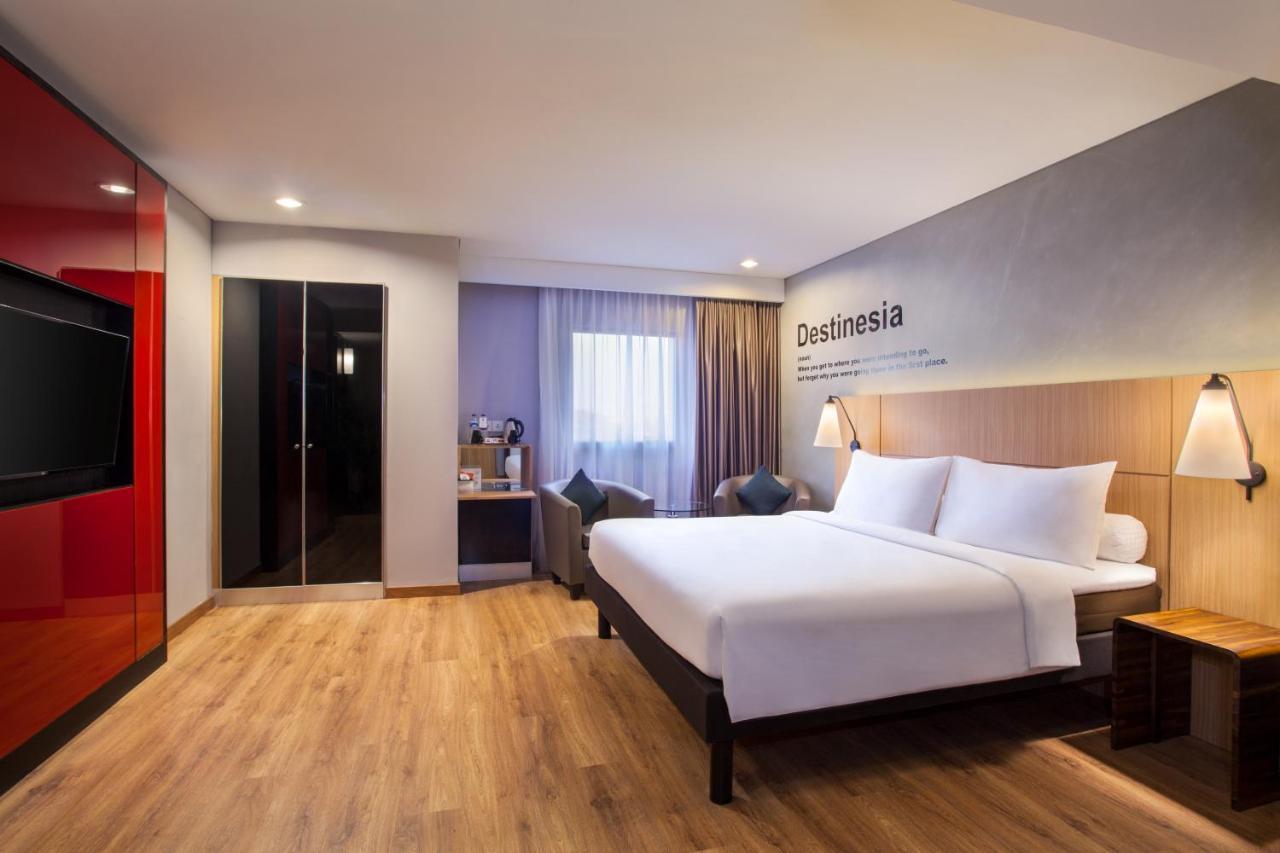 Ibis Pontianak City Center Екстер'єр фото