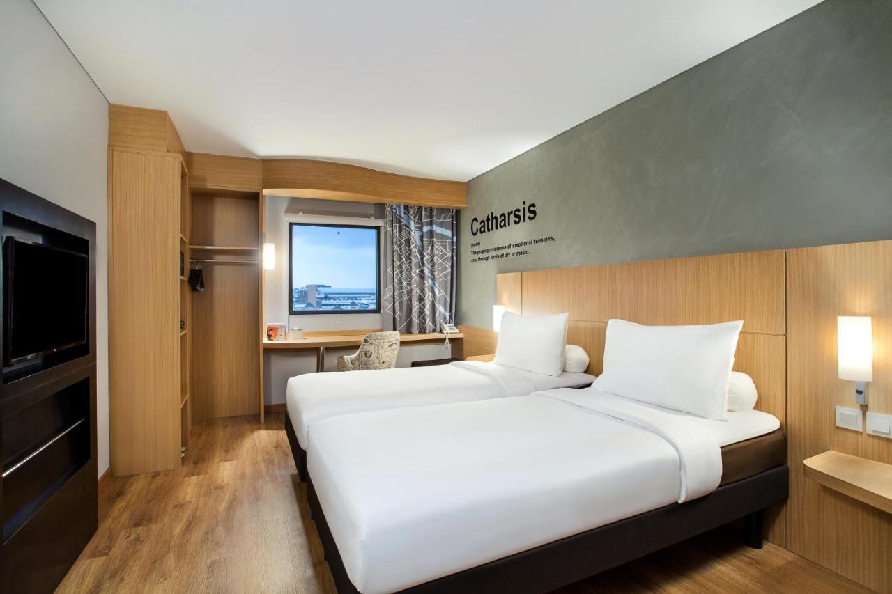 Ibis Pontianak City Center Екстер'єр фото