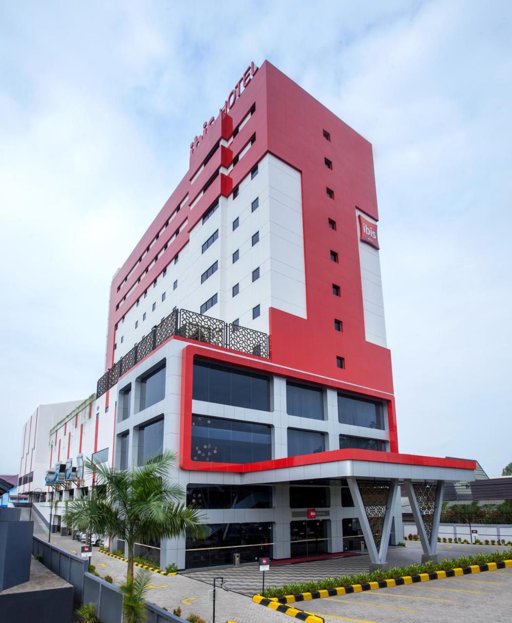 Ibis Pontianak City Center Екстер'єр фото