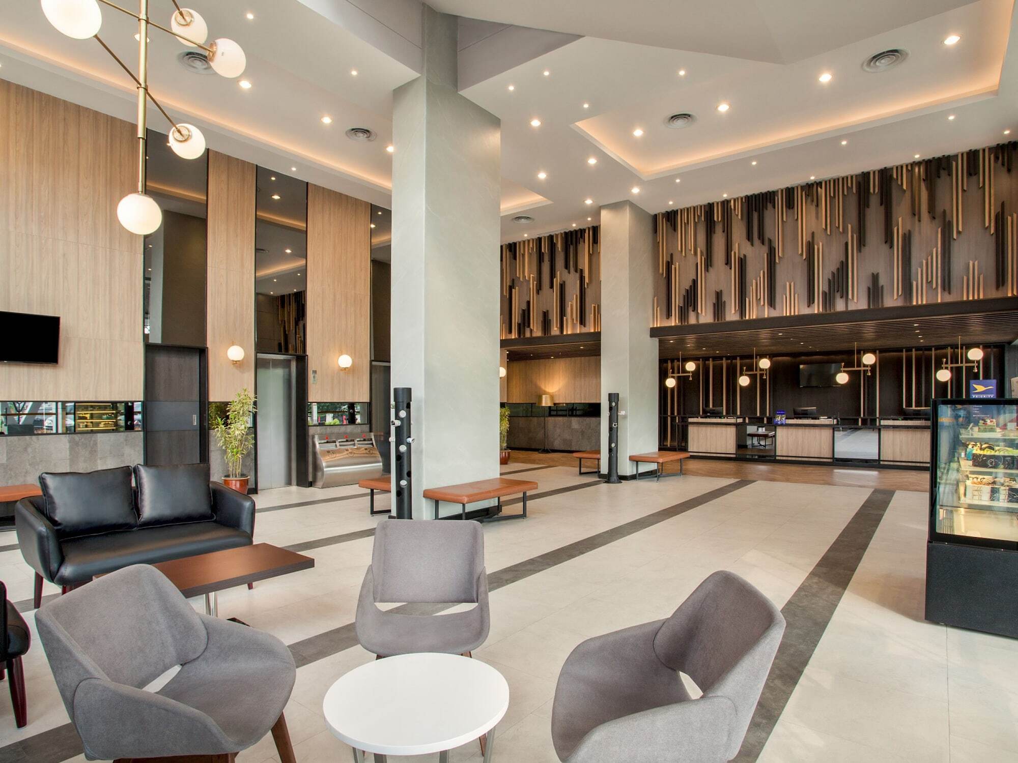 Ibis Pontianak City Center Екстер'єр фото